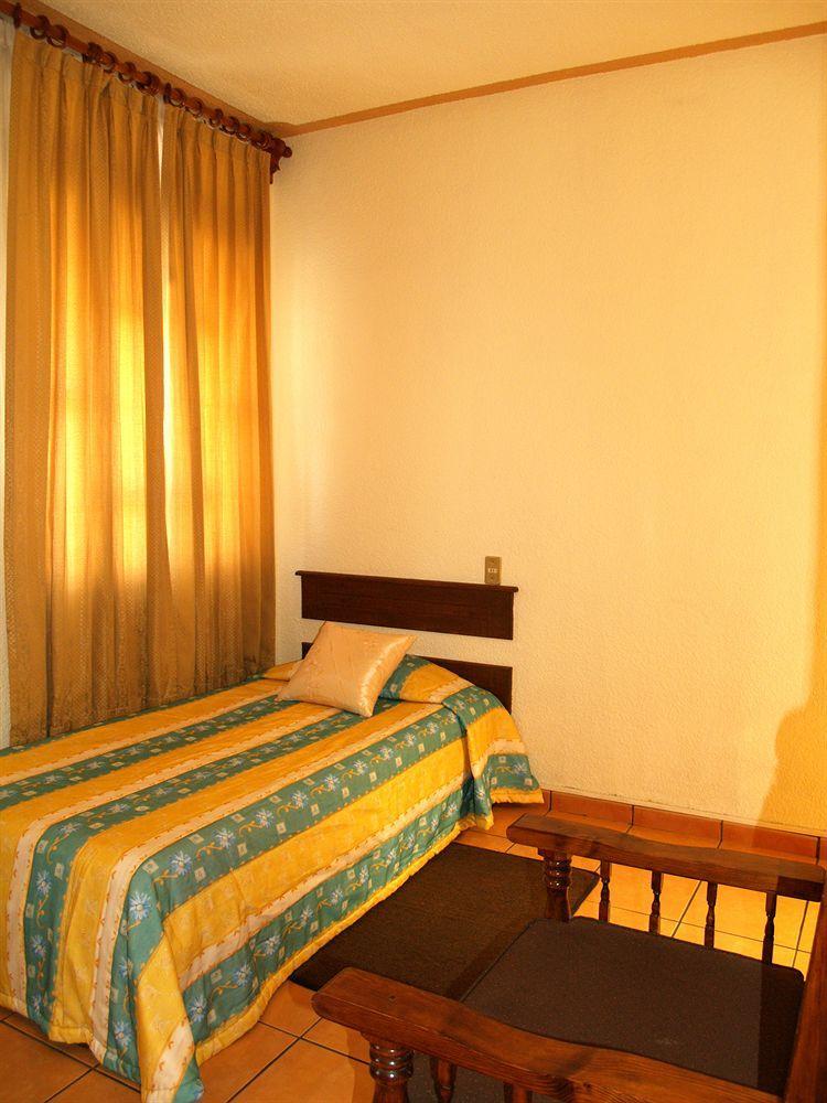 Hotel Estefania Morelia Exterior foto